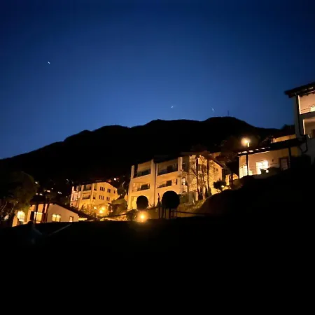 1 Mit Seesicht Und Pool