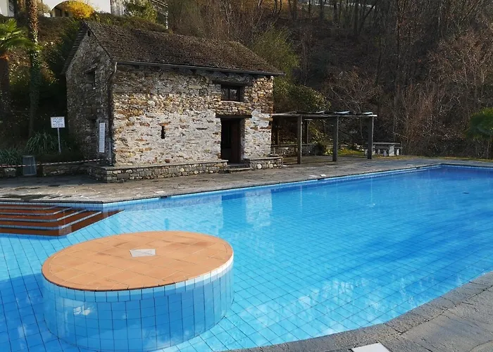 1 Mit Seesicht Und Pool Gambarogno
