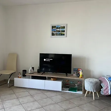 Lägenhet 1 Mit Seesicht Und Pool Gambarogno